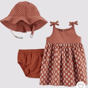 Carter's outfit set